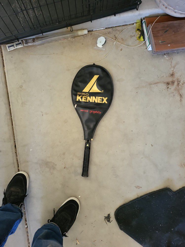 Pro Kennex Tennis Racket With Cover