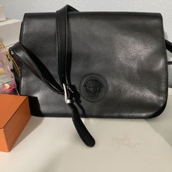 Versace bag for Sale in Snohomish, WA - OfferUp