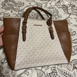 Michael Kors Hand Bag