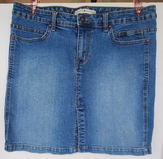 Y2K Tommy Hilfiger mini Jean skirt size 12 denim Front Slit Med Wash