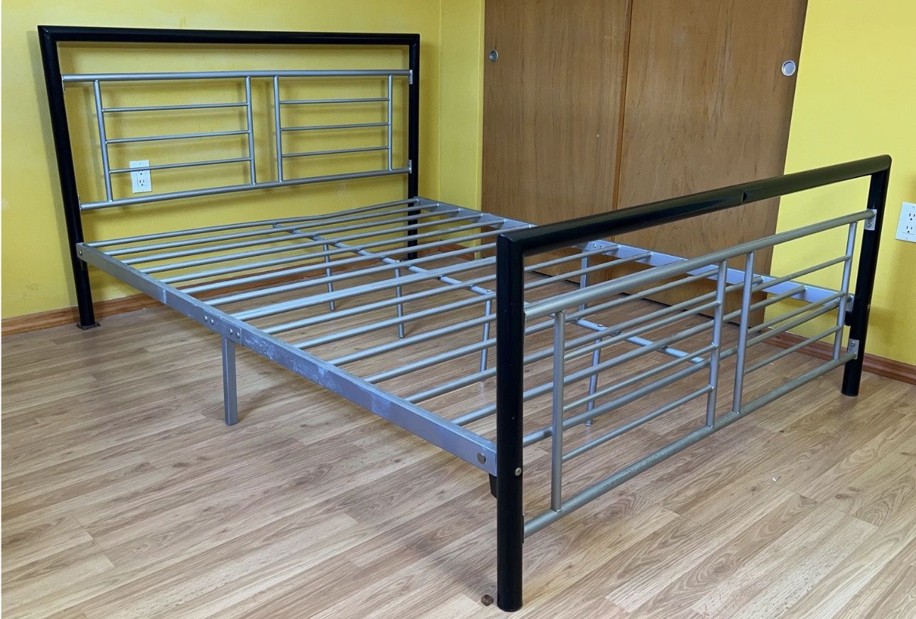 Modern Queen Size Metal Black & Silver Bed Frame 