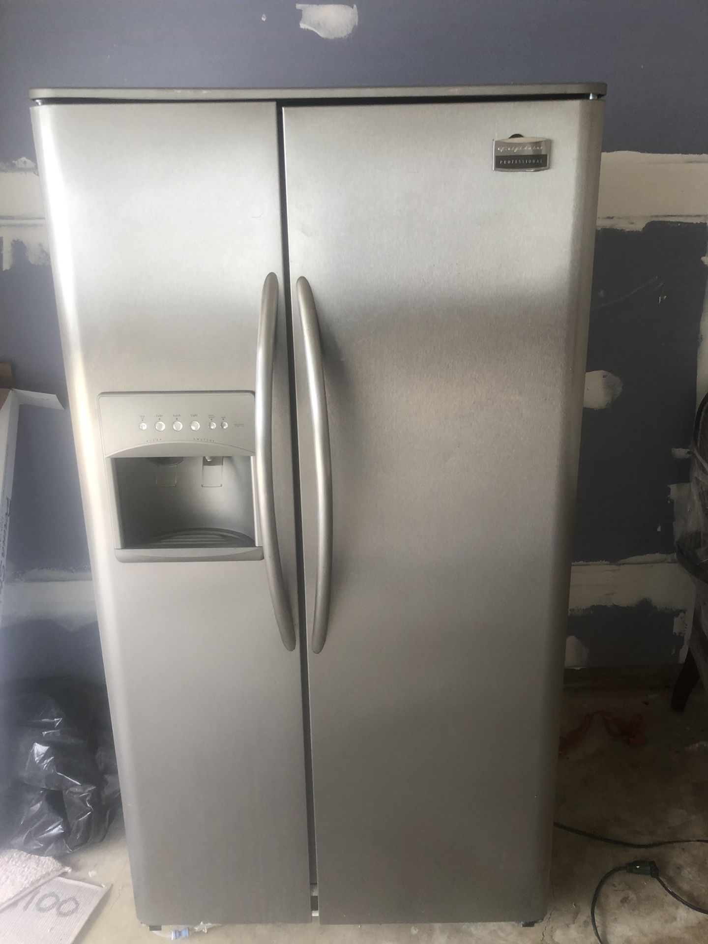 For sale refrigerator Frigidaire