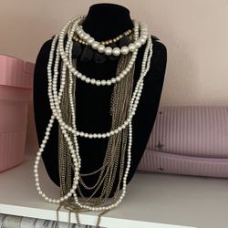 Elegant Necklace Holder 