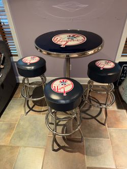 New York Yankees Bar Table and Stool Set