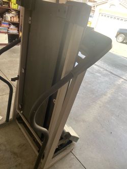 Folding Treadmill with Handrails