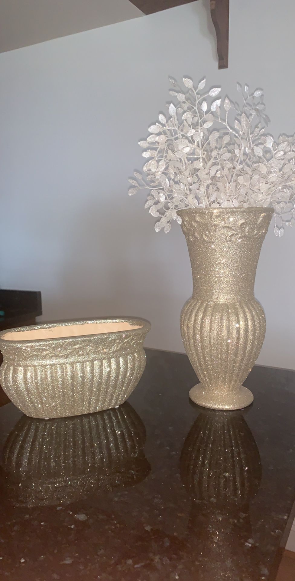 Gorgeous vase set. Great for home decor or Weddings, showers, engagements, parties