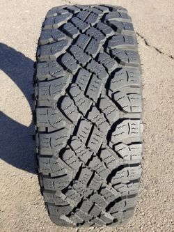 One (1) LT275/70R18 Goodyear Wrangler Duratrac 10ply 18" 4x4 Tire 