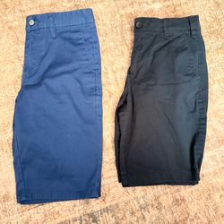 2 Pc Bundle - Men W28 / 16 2 pc bundle Hollister & Volcom Shorts