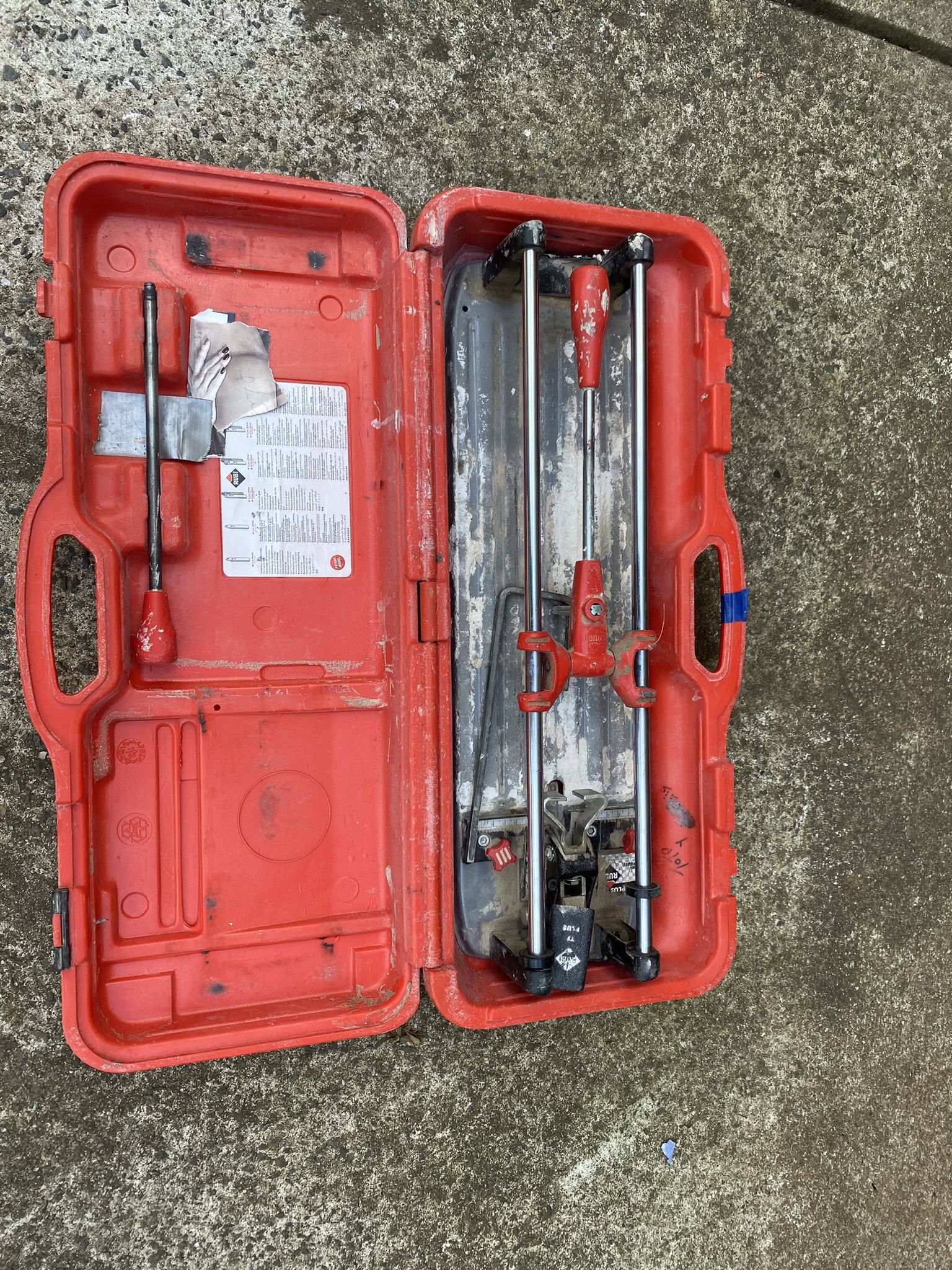Ceramic cutter in good condition