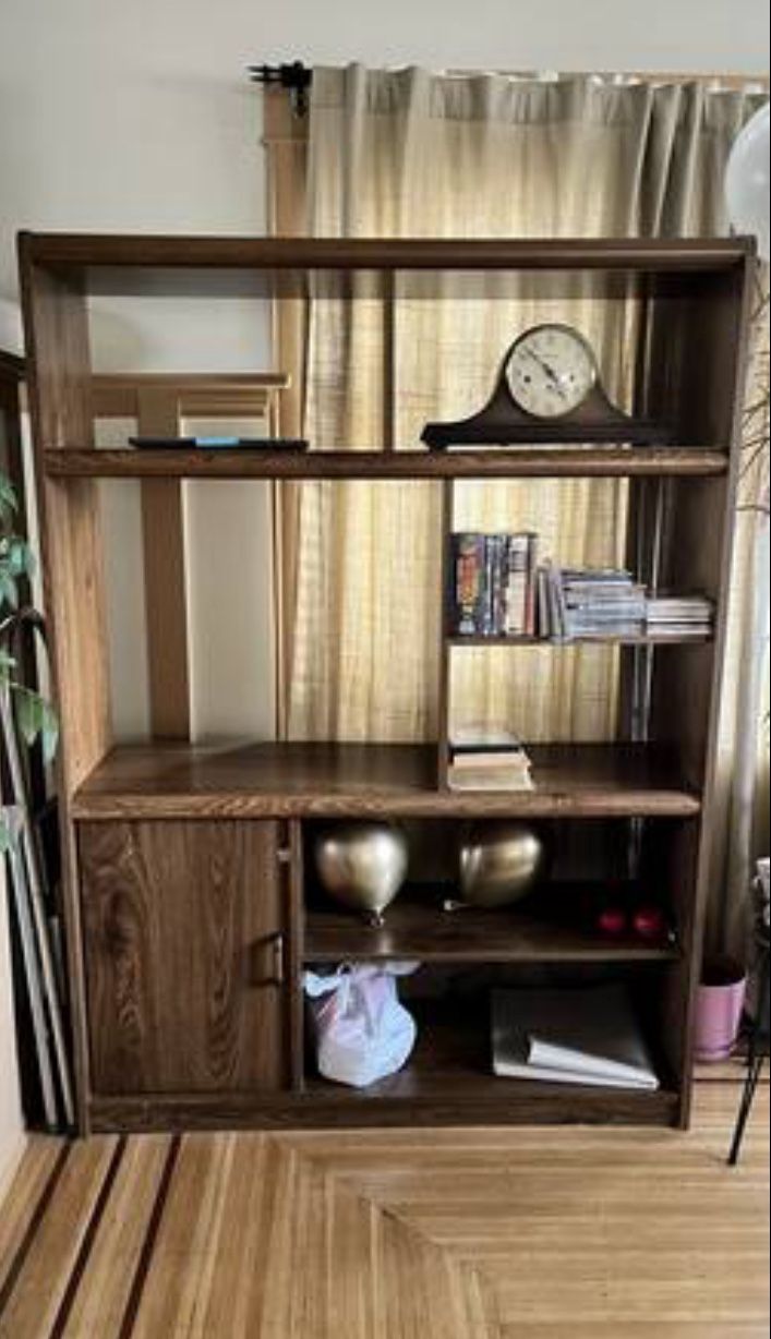 Entertainment Center – Excellent Condition | Delivery Available!