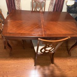 Dining Table w/ 4 Chairs 