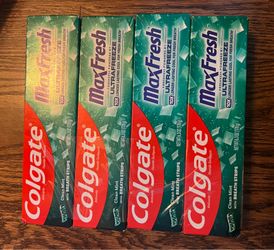 Colgate pack of toothpaste