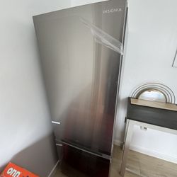 Insignia Bottom Freezer Refrigerator New Never Opened No Box 