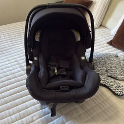 Nuna car Seat 