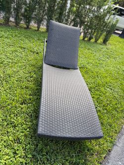Outdoor Wicker Chaise Lounge Chair