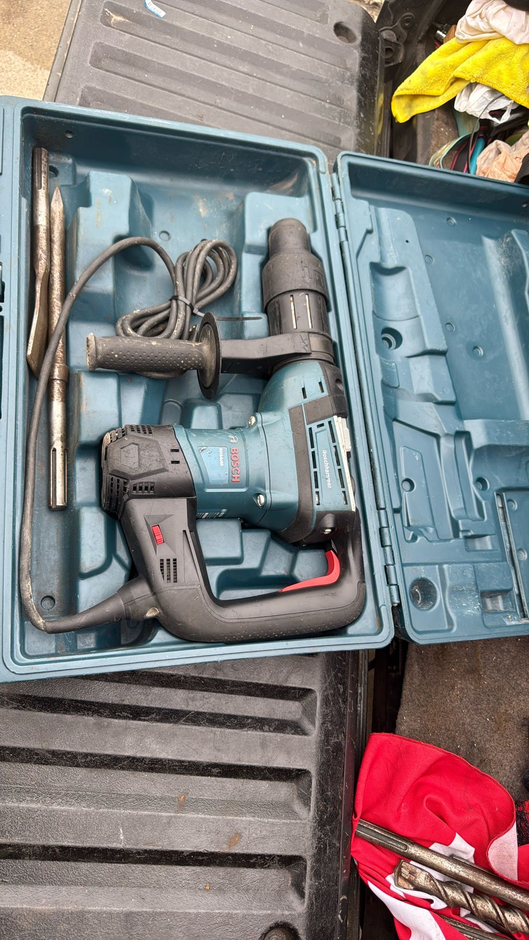 Use Normal Wear Bosch, Rotary Hammer Good Working Condition Model RH540m