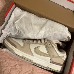 Woman’s Nike Dunks 