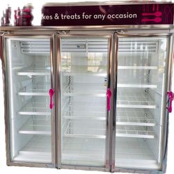 3 Door cake display Freezer 
