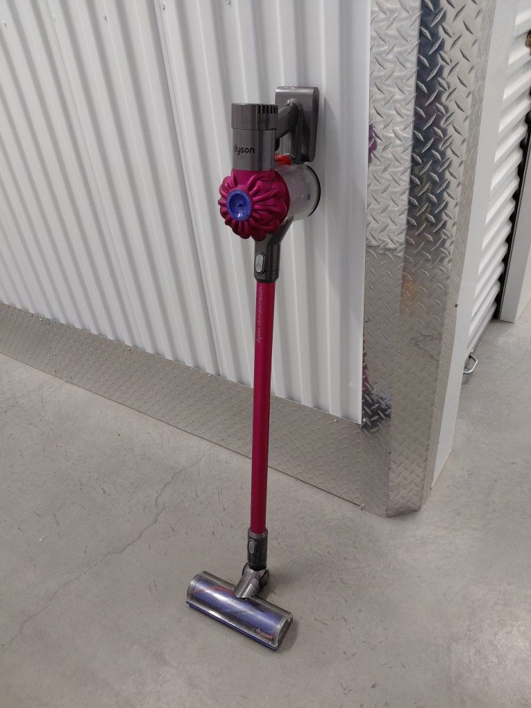 Dyson V6+