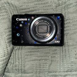 Canon s90 digital camera point and shoot