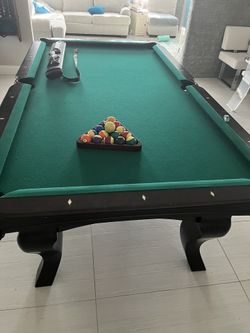 POOL TABLE