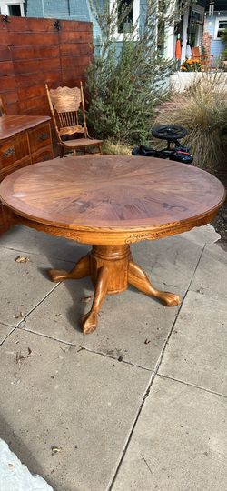 Solid Oak Round Table