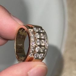 10K Gold Ring With NATURAL Diamonds