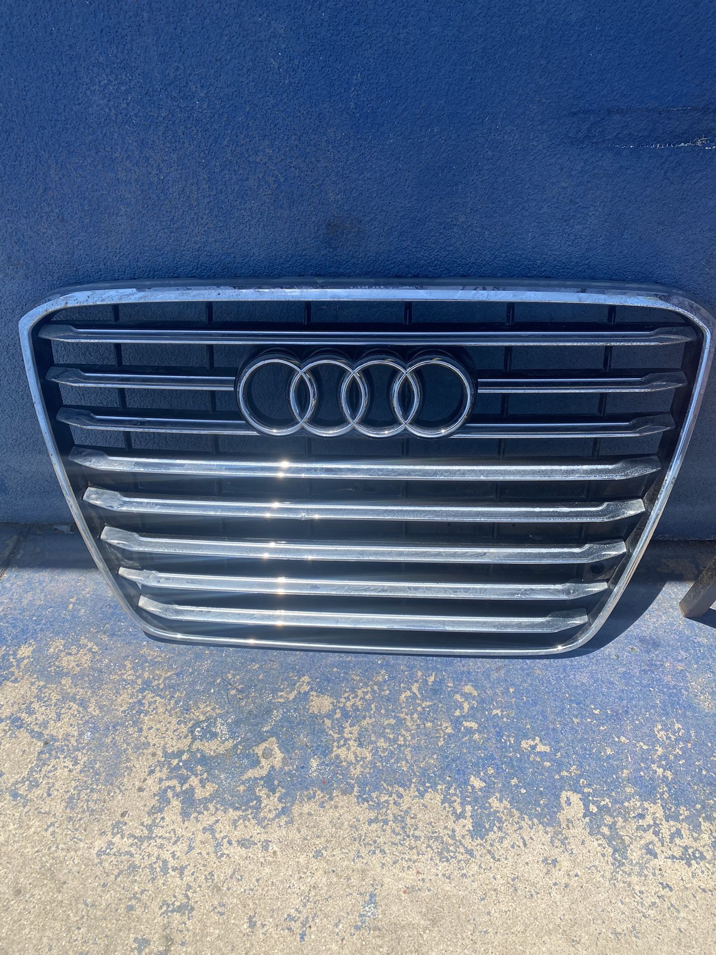 Audi Q7 Grill