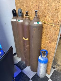 Helium tank