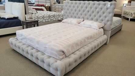 New Queen Gray tufted bed 🍦✨️