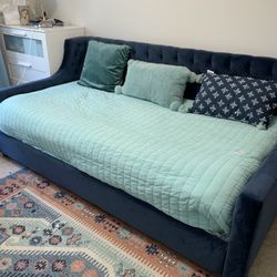Daybed Velvet Twin Size