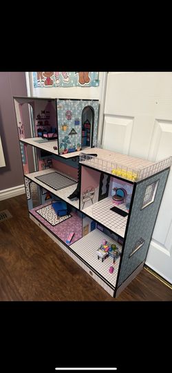 LOL House