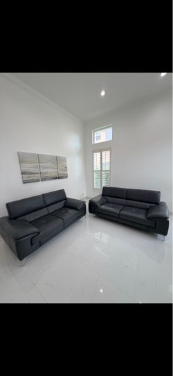 Leather sofa set