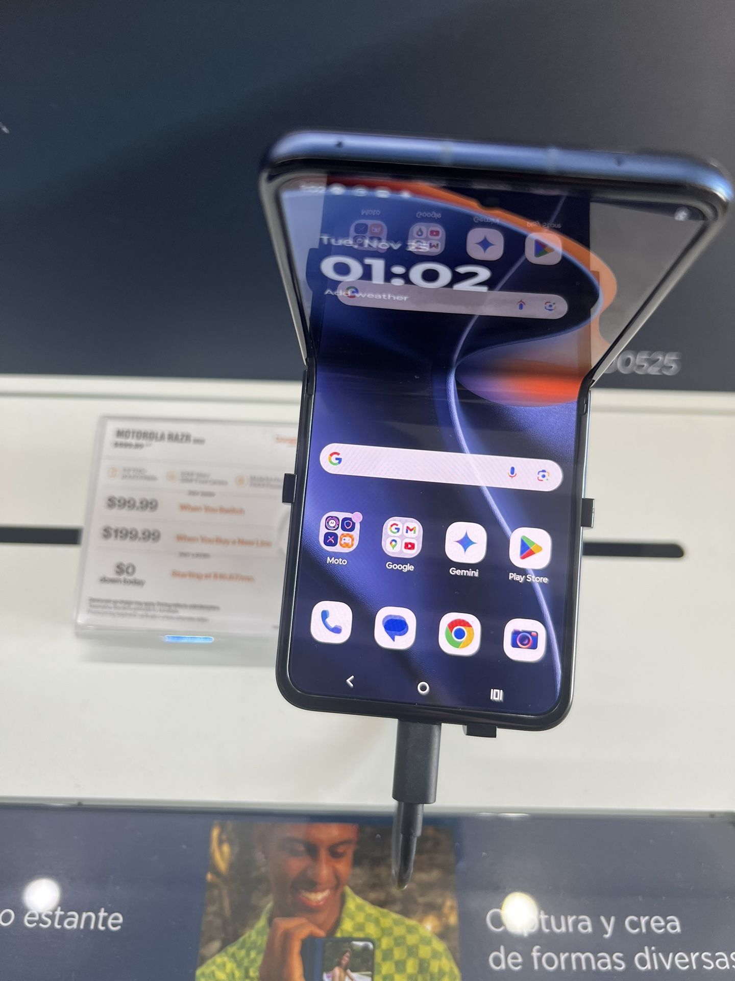 Moto Razr 2025 $79 When You Get A New Number And Port In