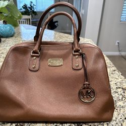MICHAEL KORS TAN PURSE