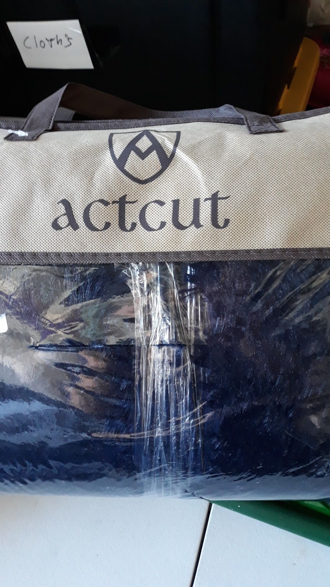 Actcut 4.5 cm 47" x 63" thick carpet black in color