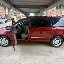 Toyota Sienna & Chevy Cruze 