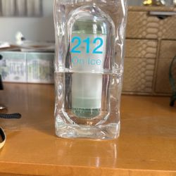 Carolina Herrera - eau de toilette Natural Spray