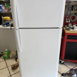 Frigidaire Fridge