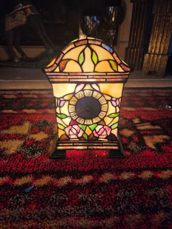 Tiffany-Style Table Lamp Clock • Vintage Rose Stained Glass