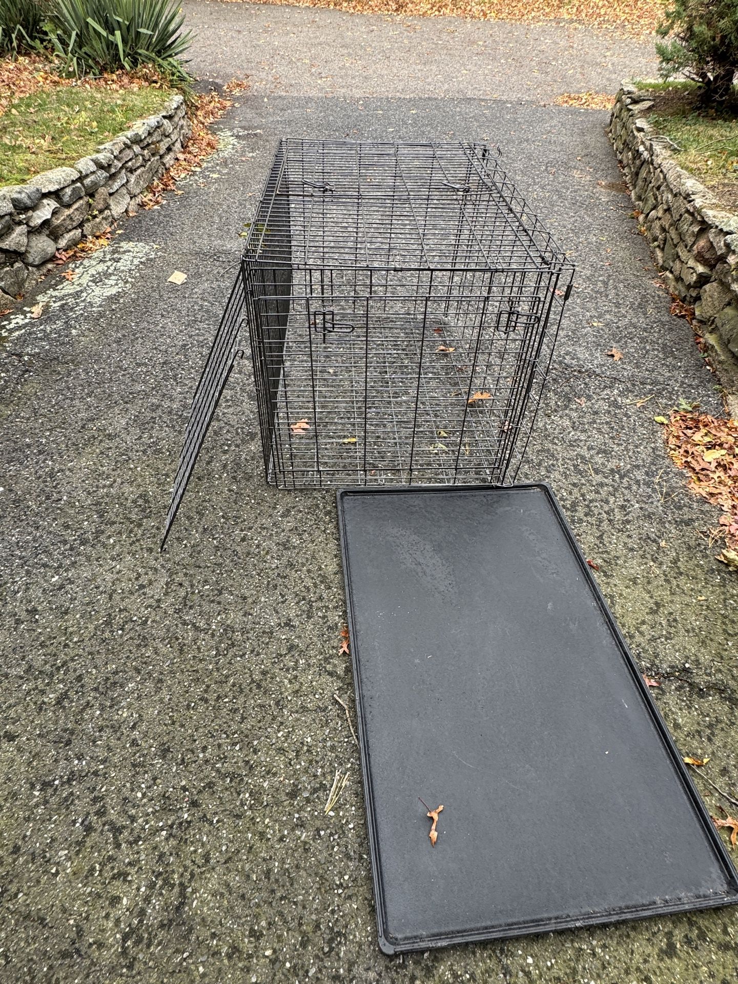 XL Metal Dog Crate with Bottom
