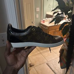 LOUIS VUITTON Frontrow Sneaker Cacao