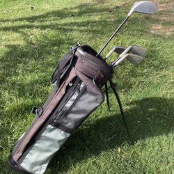 Junior SS2000 Golf Club Set With Bag Included 