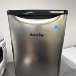 Danby Mini Fridge (Silver) | ($0 Down) | No Credit Required