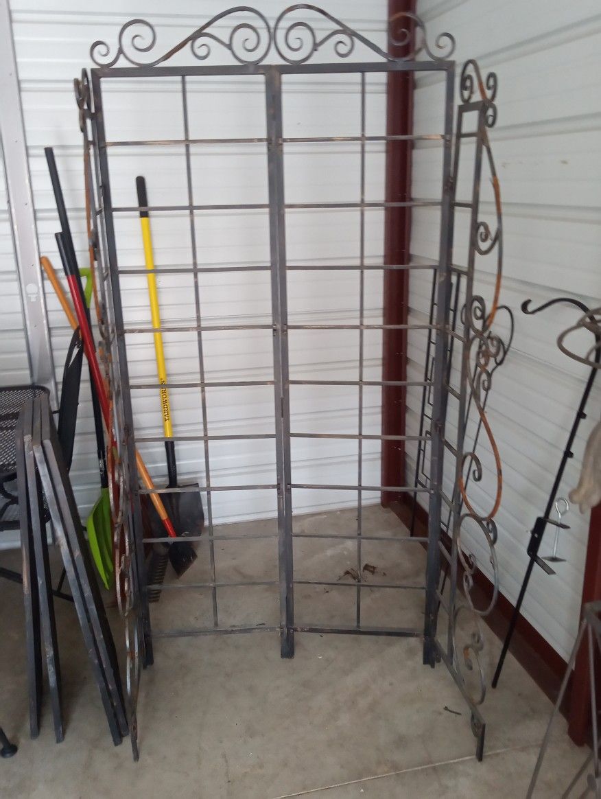 70" x 36" Wrought Iron Bakers Rack with 4 Shelves - Foldable