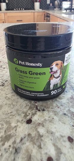 Green Grass Dog Trests