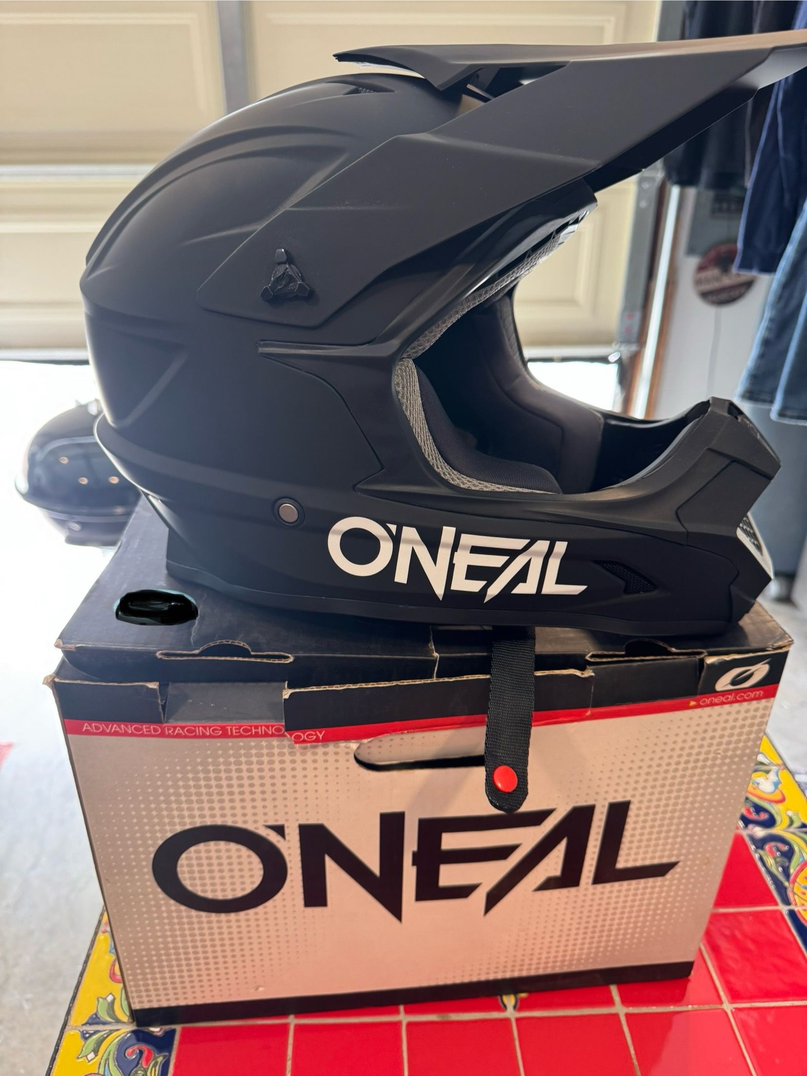 O’Neal 1SRS Solid Black Helmet – Size M (57–58cm / 22.4–22.8 in)