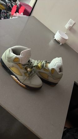 Jade green 5s size 11.5