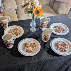  Vintage Collection Made In Japan 80s Mountain Royal Domino  Collection In Excellent Condition No Chips Cracks Etc