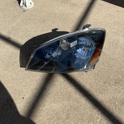 Nissan Altima Driver Side Headlight 